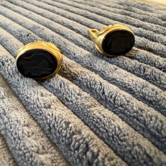Gold men’s cufflinks - Picture 1 of 2